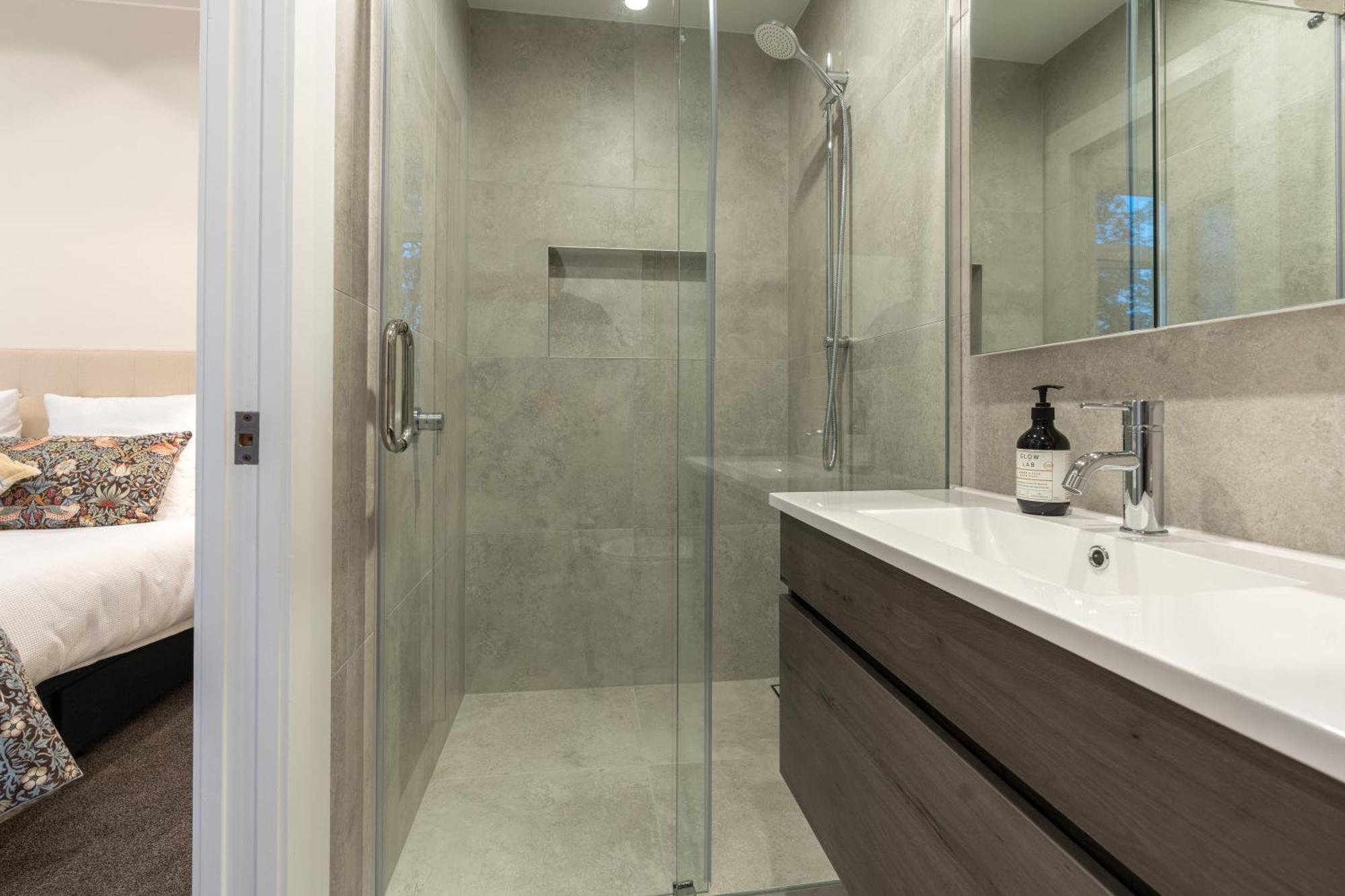 The Village Reserve Boutique Accomodation أوكلاند الغرفة الصورة